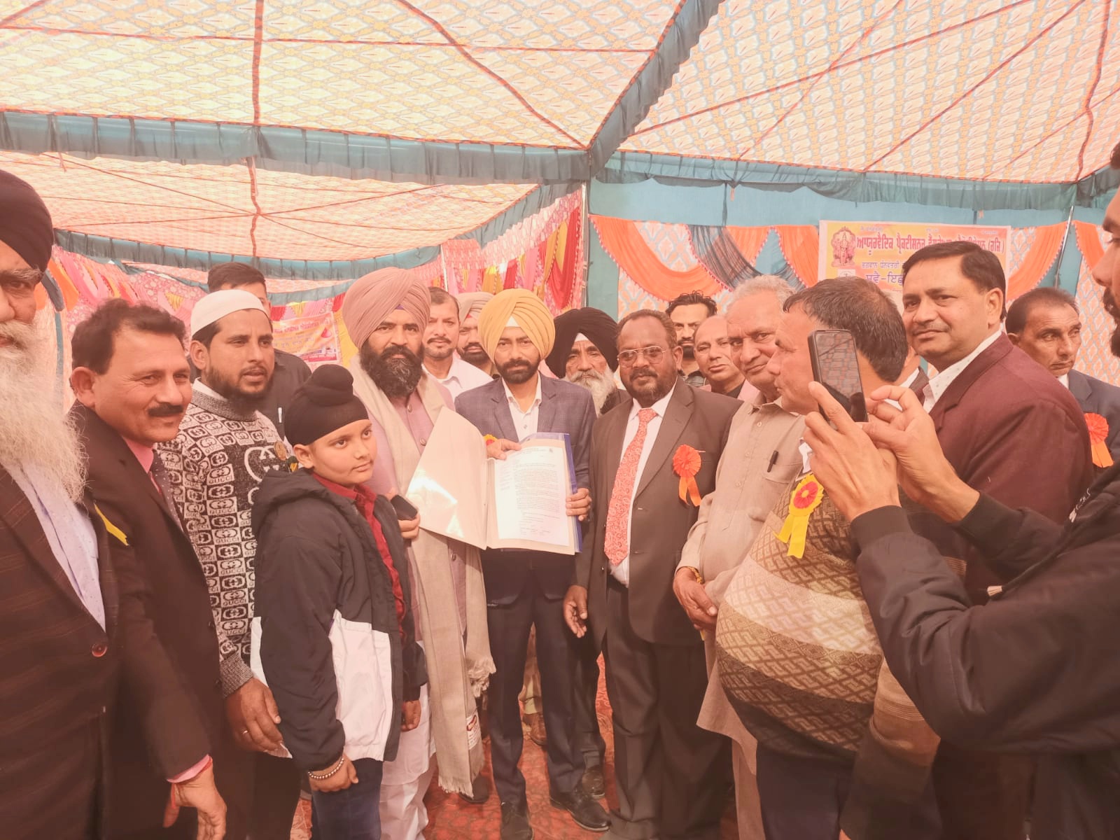 Corona volunteers gave a demand letter to the deputy speaker for reinstatement